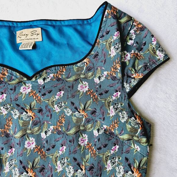 Lindy Bop Retro Pin Up Rockabilly Fit and Flare Floral Swing Dress Size Small - Picture 6 of 11